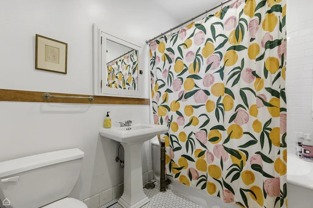 1368 East 57th Street Chicago IL 60637