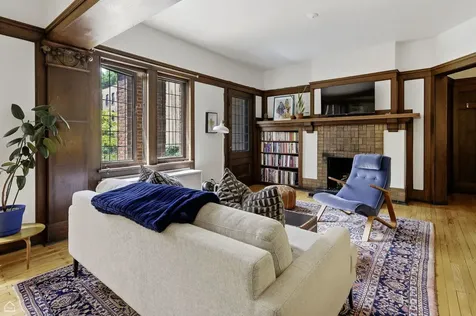 1368 East 57th Street Chicago IL 60637