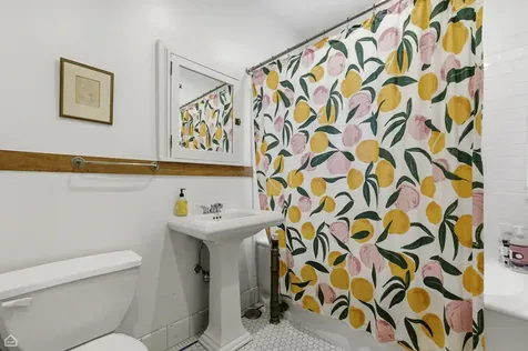 1368 East 57th Street Chicago IL 60637