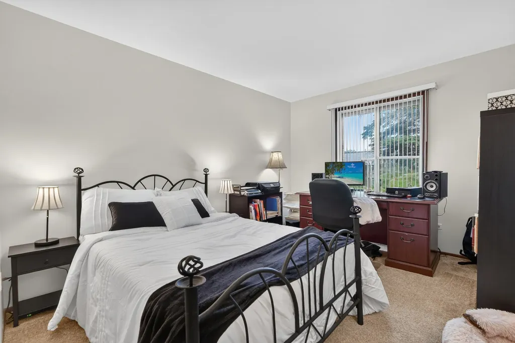 842 North Cross Creek Drive Roselle IL 60172