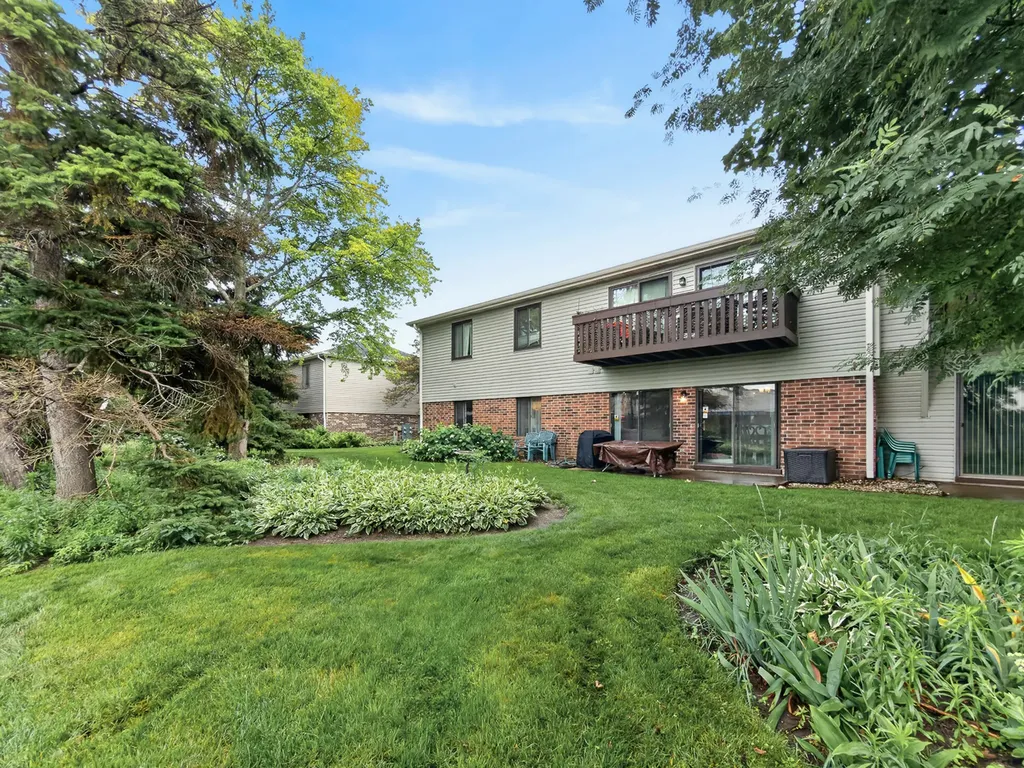 842 North Cross Creek Drive Roselle IL 60172