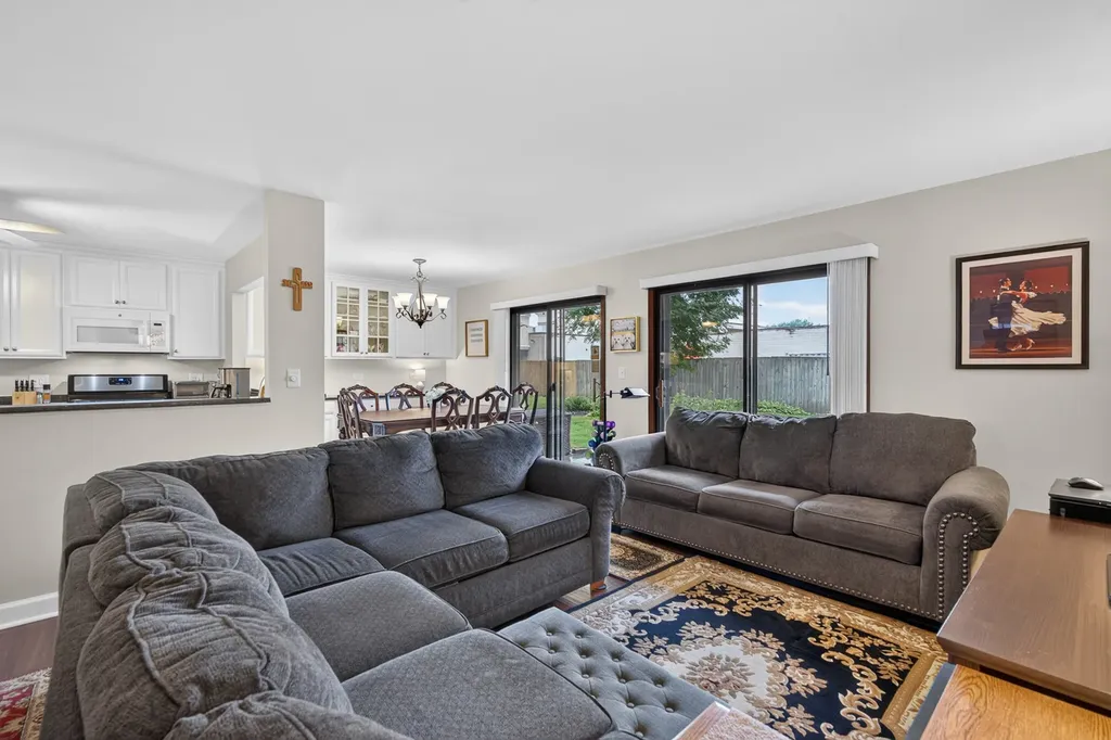 842 North Cross Creek Drive Roselle IL 60172