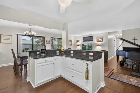 842 North Cross Creek Drive Roselle IL 60172