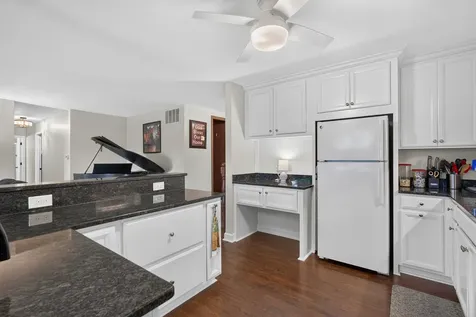 842 North Cross Creek Drive Roselle IL 60172