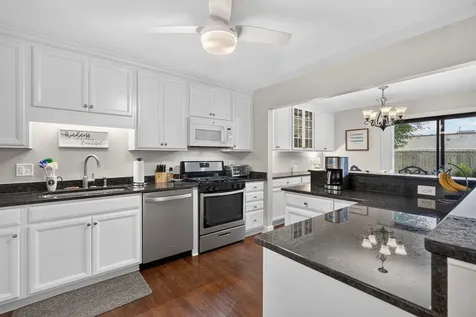 842 North Cross Creek Drive Roselle IL 60172