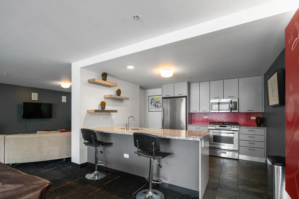 659 West Randolph Street Chicago IL 60661