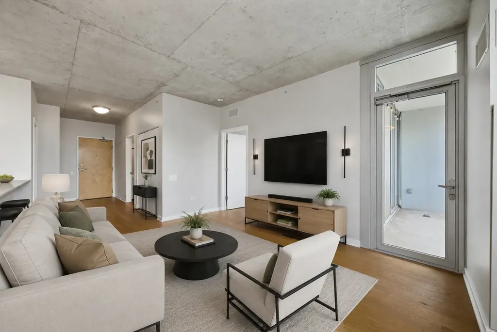 659 West Randolph Street Chicago IL 60661