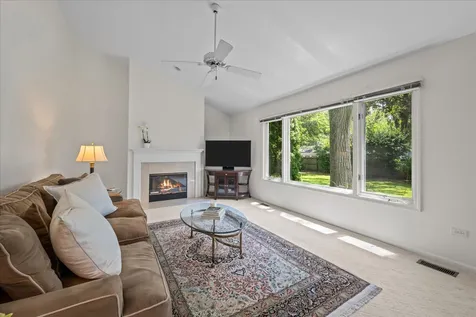 542 Wayland Avenue Kenilworth IL 60043