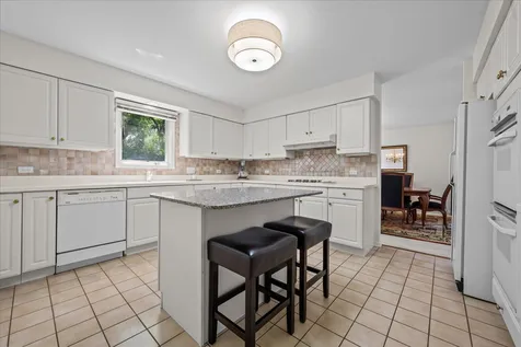 542 Wayland Avenue Kenilworth IL 60043