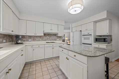 542 Wayland Avenue Kenilworth IL 60043