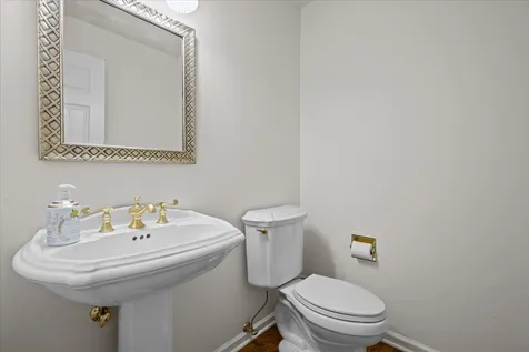 542 Wayland Avenue Kenilworth IL 60043
