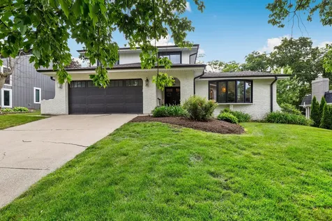 8448 Clynderven Road Burr Ridge IL 60527
