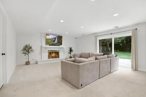 8448 Clynderven Road Burr Ridge IL 60527