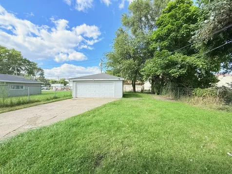 826 Williams Street Calumet City IL 60409