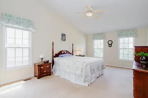 1438 Della Drive Hoffman Estates IL 60169