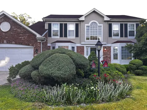 1438 Della Drive Hoffman Estates IL 60169
