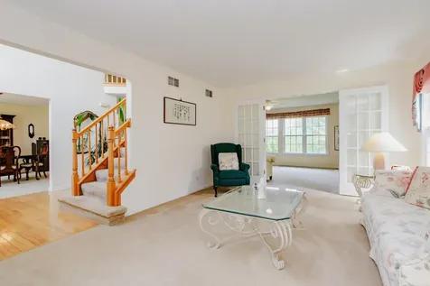 1438 Della Drive Hoffman Estates IL 60169