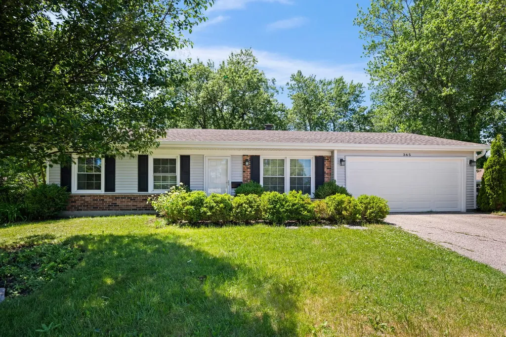365 Pebble Creek Drive Lake Zurich IL 60047
