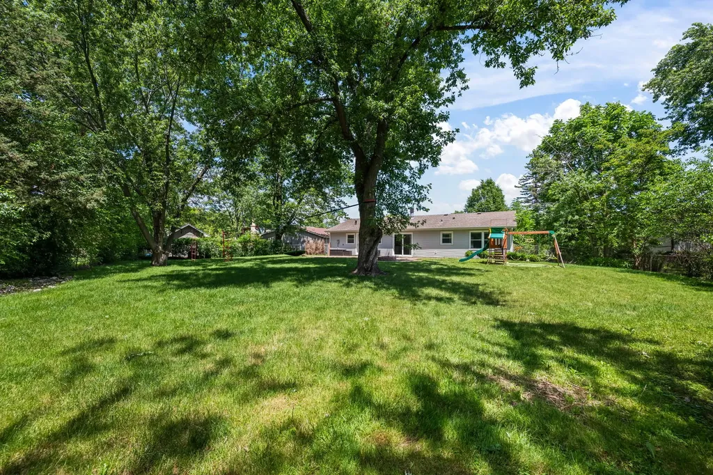 365 Pebble Creek Drive Lake Zurich IL 60047