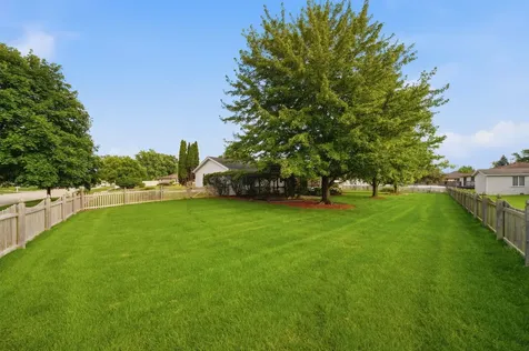 909 Knollside Road New Lenox IL 60451