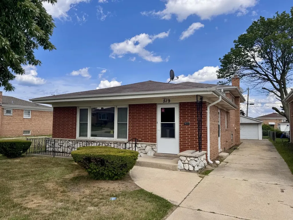 519 Paxton Avenue Calumet City IL 60409
