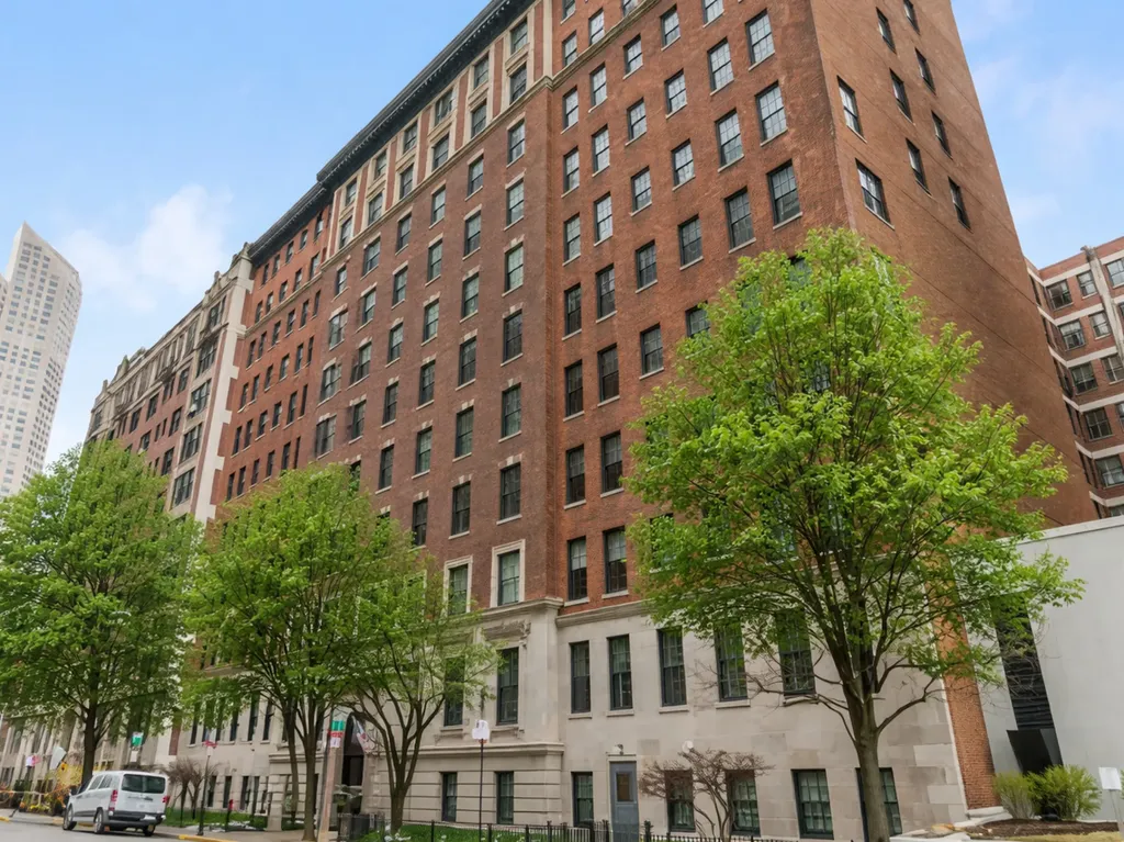 232 East Walton Place Chicago IL 60611