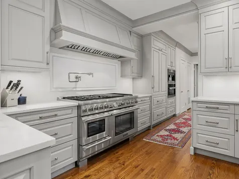 232 East Walton Place Chicago IL 60611