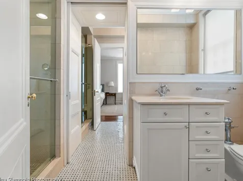 232 East Walton Place Chicago IL 60611