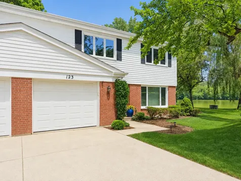 123 North Peartree Lane Arlington Heights IL 60004