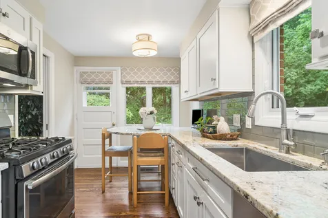 123 North Peartree Lane Arlington Heights IL 60004