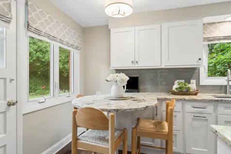 123 North Peartree Lane Arlington Heights IL 60004