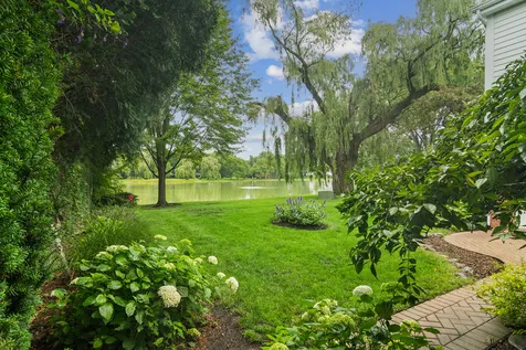 123 North Peartree Lane Arlington Heights IL 60004