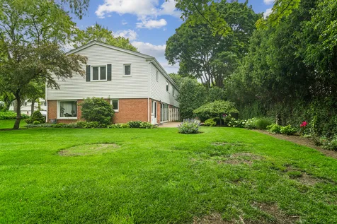 123 North Peartree Lane Arlington Heights IL 60004