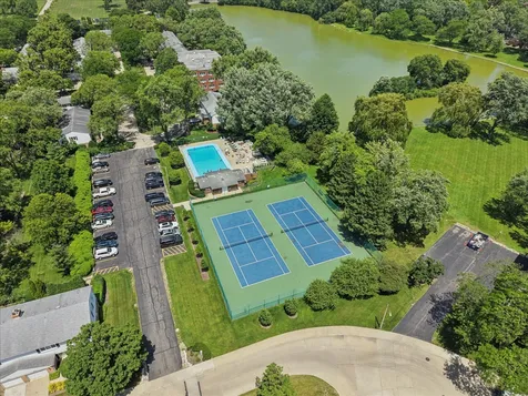 123 North Peartree Lane Arlington Heights IL 60004