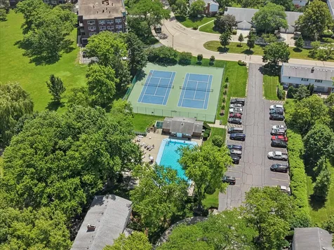 123 North Peartree Lane Arlington Heights IL 60004