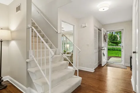 123 North Peartree Lane Arlington Heights IL 60004