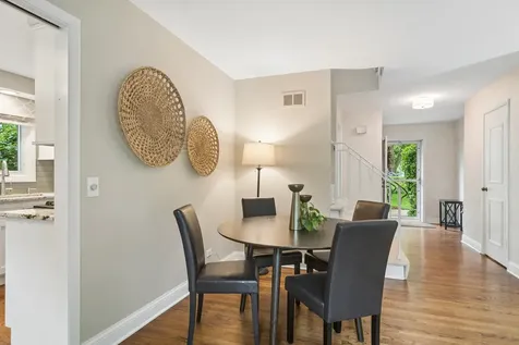 123 North Peartree Lane Arlington Heights IL 60004