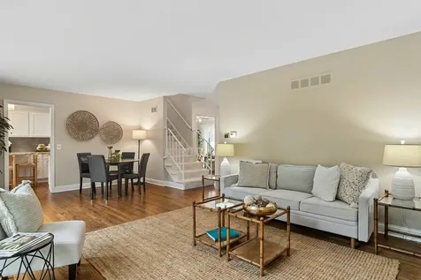 123 North Peartree Lane Arlington Heights IL 60004