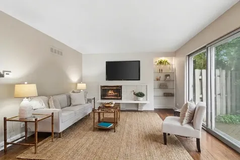 123 North Peartree Lane Arlington Heights IL 60004
