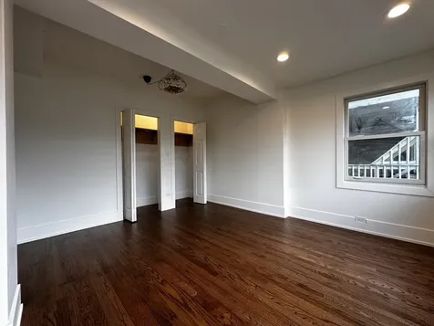 5346 West Montrose Avenue Chicago IL 60641
