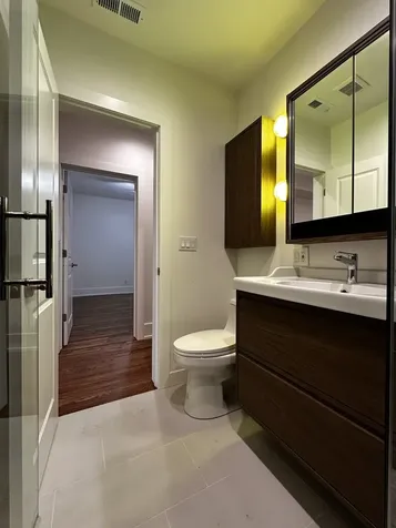 5346 West Montrose Avenue Chicago IL 60641