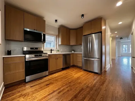 5346 West Montrose Avenue Chicago IL 60641