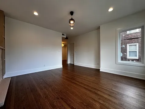 5346 West Montrose Avenue Chicago IL 60641