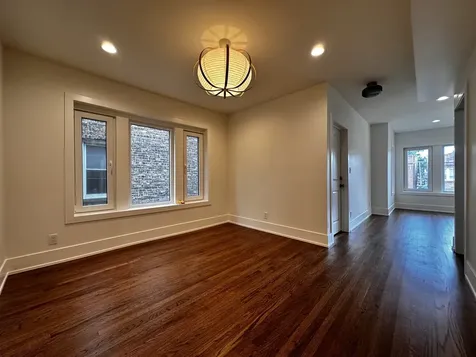 5346 West Montrose Avenue Chicago IL 60641