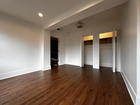 5346 West Montrose Avenue Chicago IL 60641