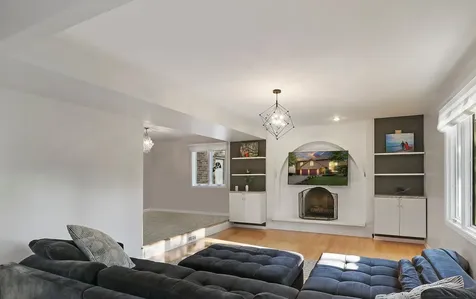 196 Rosedale Court Bloomingdale IL 60108