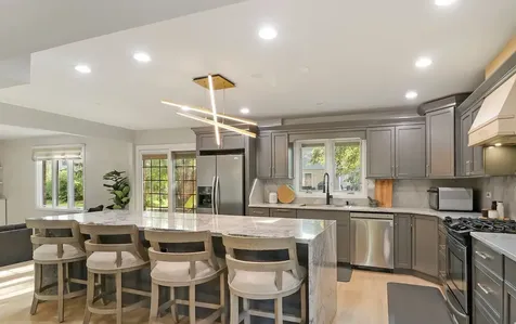 196 Rosedale Court Bloomingdale IL 60108