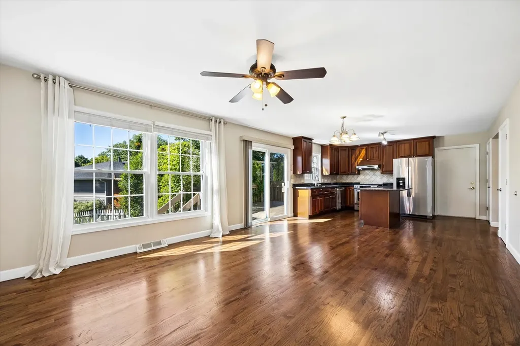 1222 Windemere Avenue Naperville IL 60564