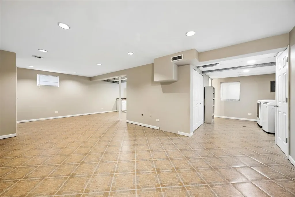 1222 Windemere Avenue Naperville IL 60564