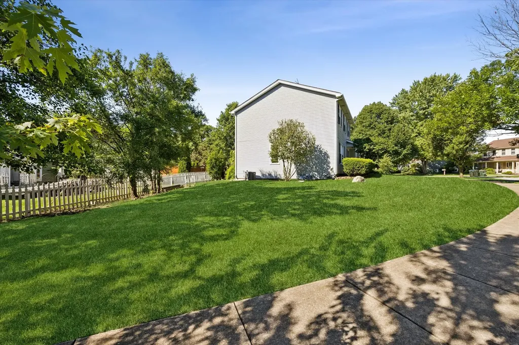 1222 Windemere Avenue Naperville IL 60564